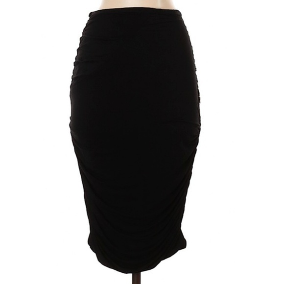 2b Rych high waisted black skirt - Picture 2 of 2